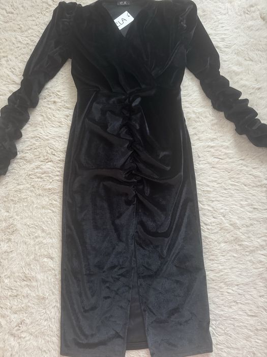 Rochie catifea noua cu eticheta!!