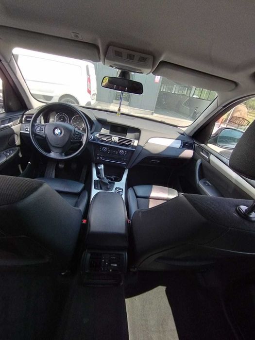 autotursim BMW X3 2011