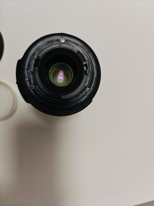 Obiectiv Nikkon 18-55mm 3.5-5.6 DX cu parasolar