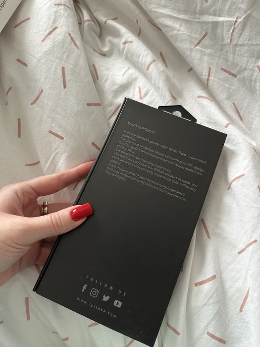 Husa Iphone Pitaka MagCase