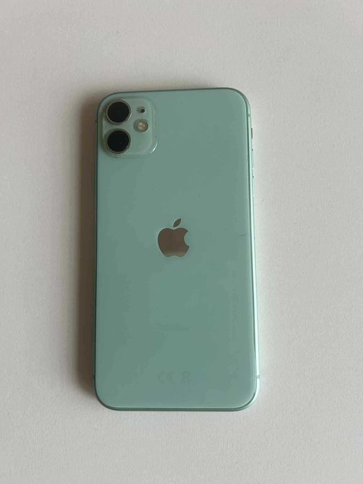 Продавам АЙФОН 11