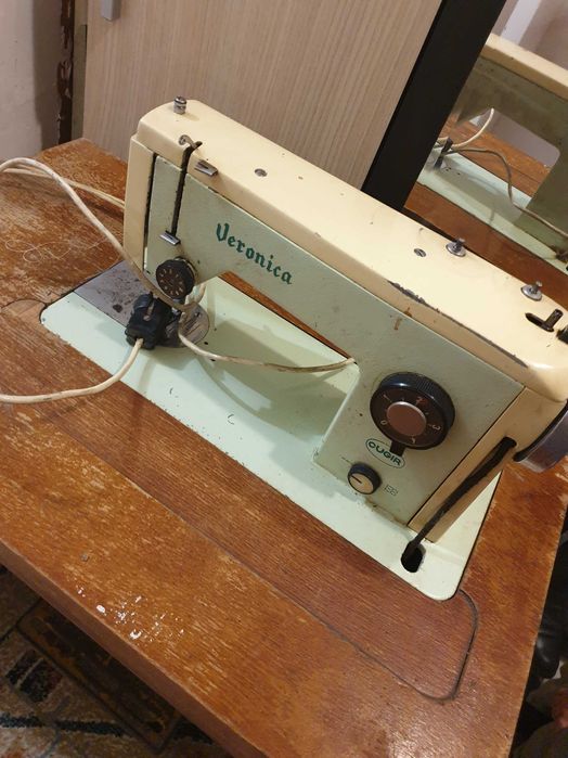 Masina de cusut la pedala, Veronica