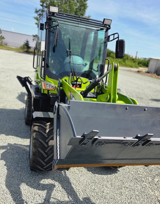 Buldoexcavator Lubeck ALV 3.0~ 50 ore de utilizare