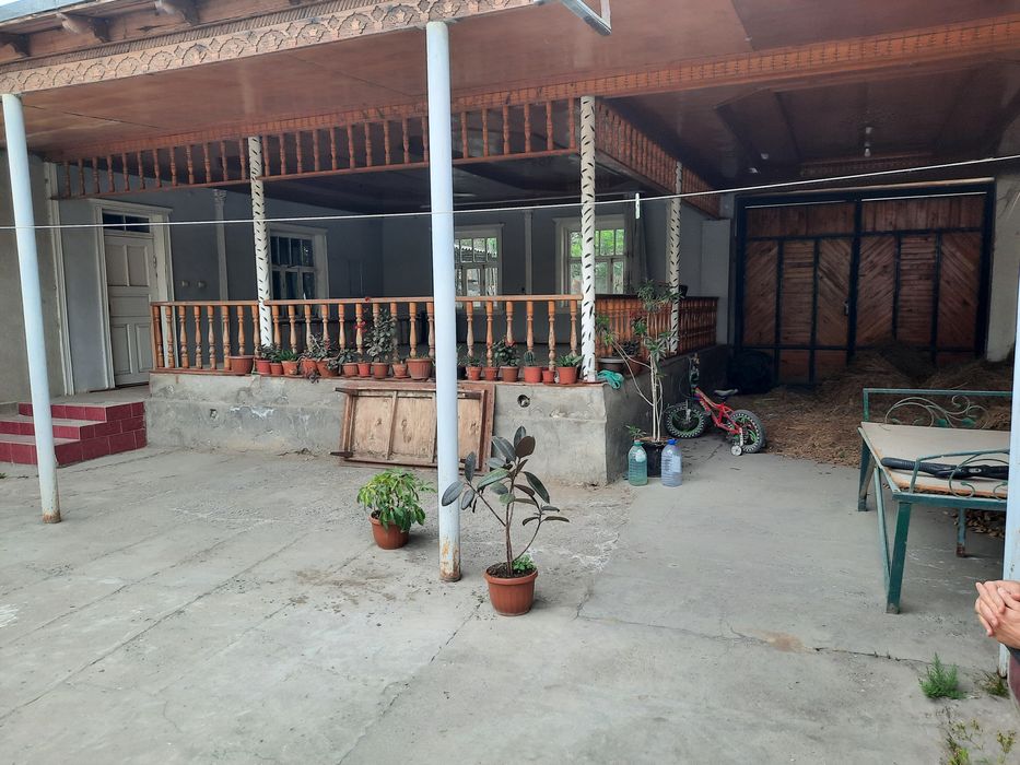 1-мавзеда 14 сотих 10 хонали ховли уй сотилади