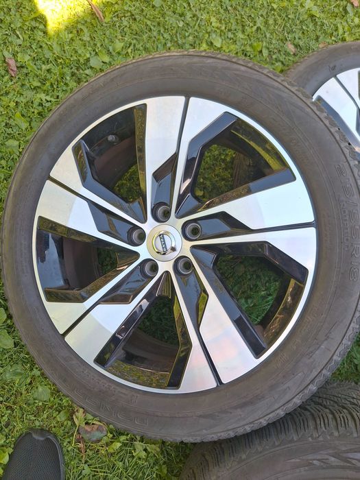 Vand set jante cu anvelope pe 18  Volvo originale