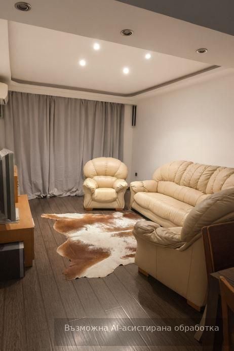 Дава се под наем Тристаен апартамент в Варна, Център - 90 кв.м за 847.62 € - Снимка #2