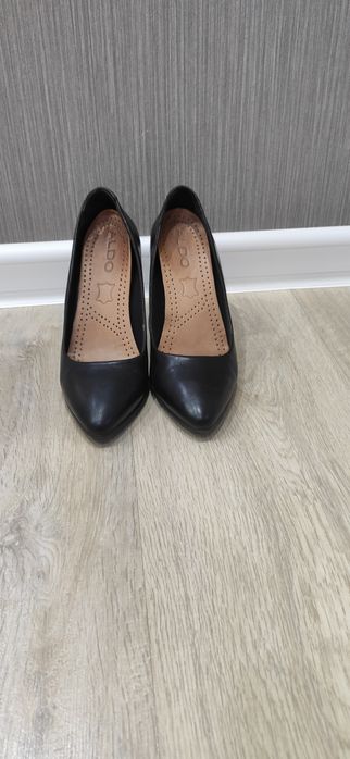 Продам классные туфли на удобном каблуке