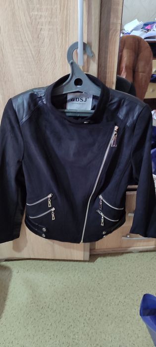 Продам куртку на весну