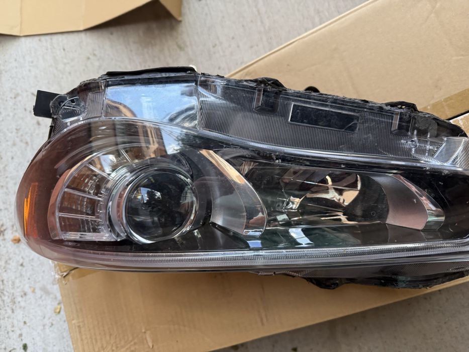 Infiniti Q50 ляв фар не адаптивен USА версия