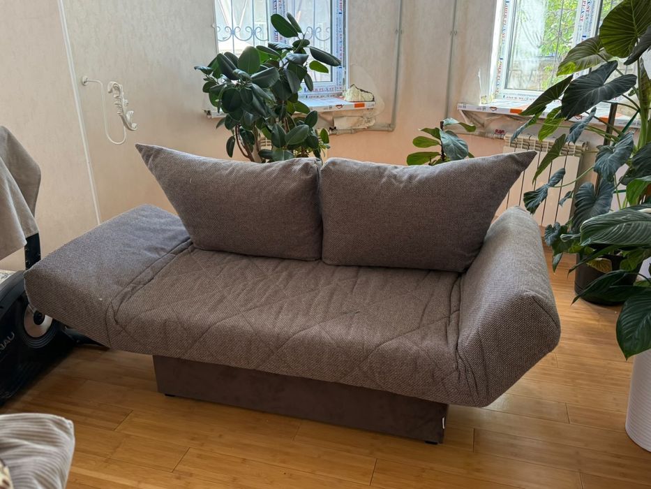 Продам срочна диван