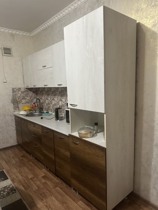 Шкаф кухоныый подставка телевизора.