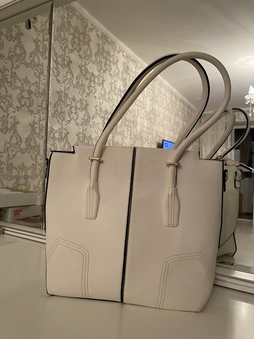 Кожаная сумка белая