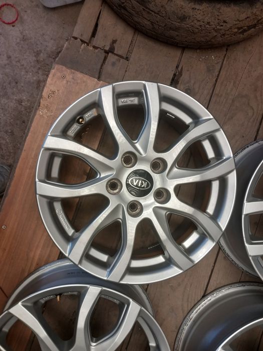 Jante r16 5x114.3 et 50 cb 67.1  mazda kia Hyundai etc