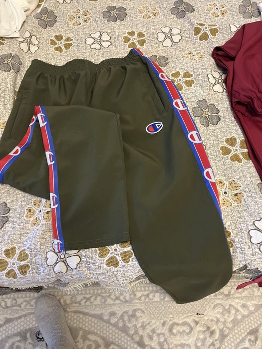 Продам спортивнный костюм