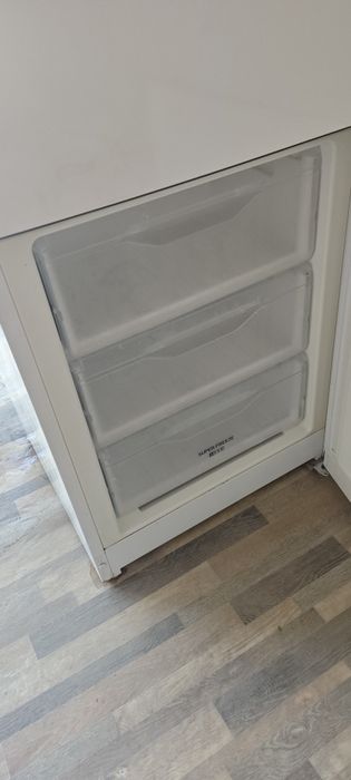 Холодильник indesit
