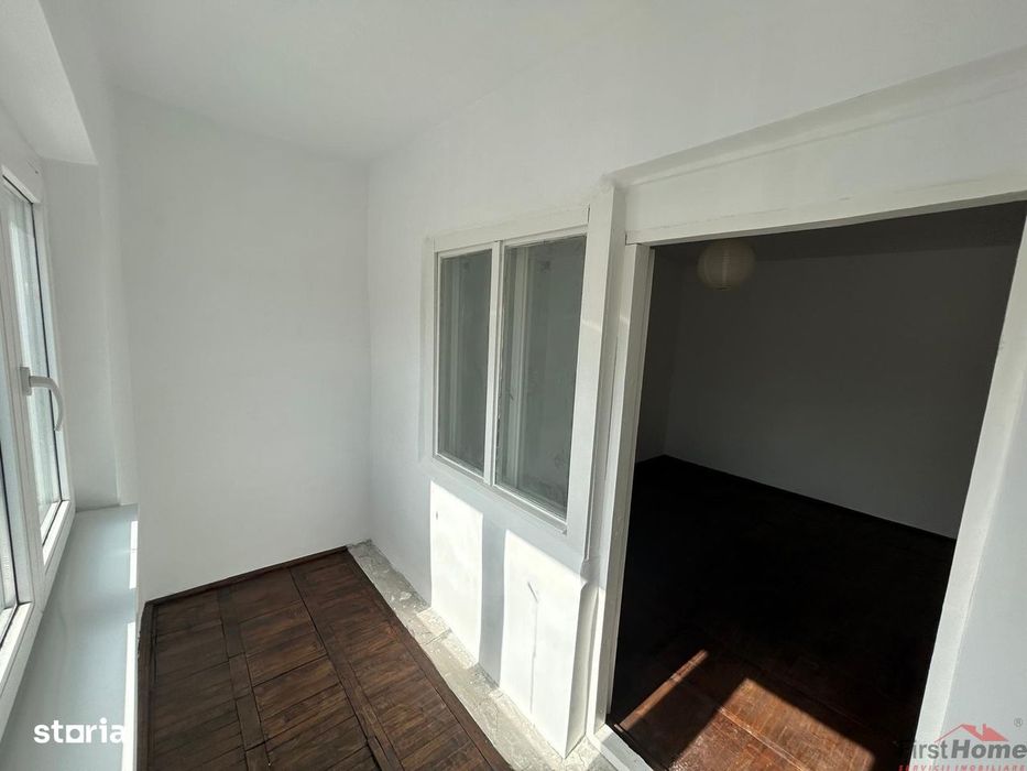 Apartament cu 2 camere de vanzare, etaj 4, zona Sud
