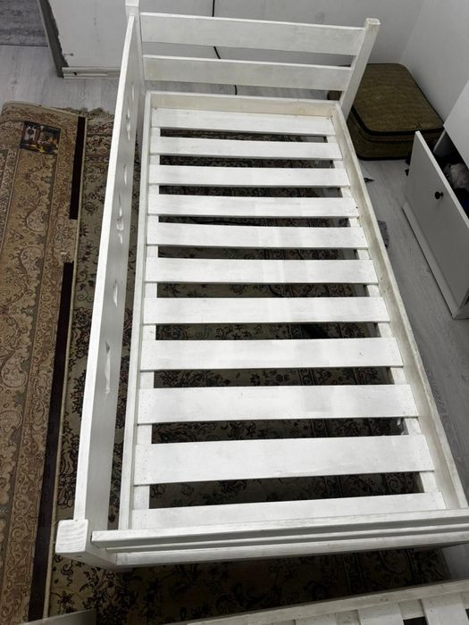 Продам кровать детскую