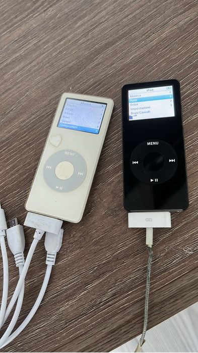 Apple iPod Nano din prima generație, lansate inițial în 2005