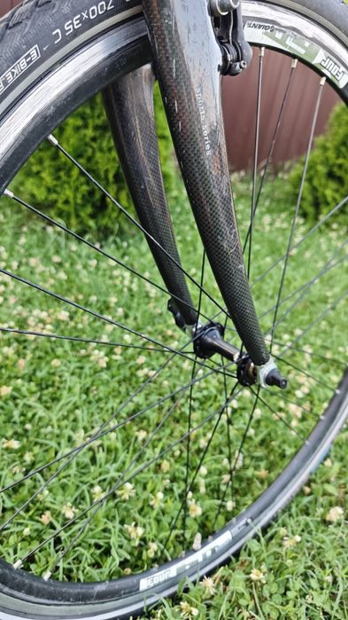 Bicicleta Giant CRS roți pe 28, furca de carbon