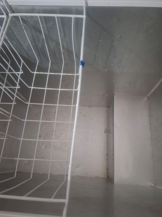 продается морозильник новый