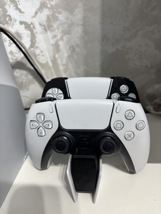 Продам Sony Playstation 5