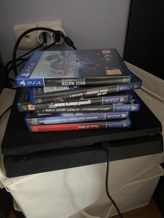 Продам пс4 слим 1тб