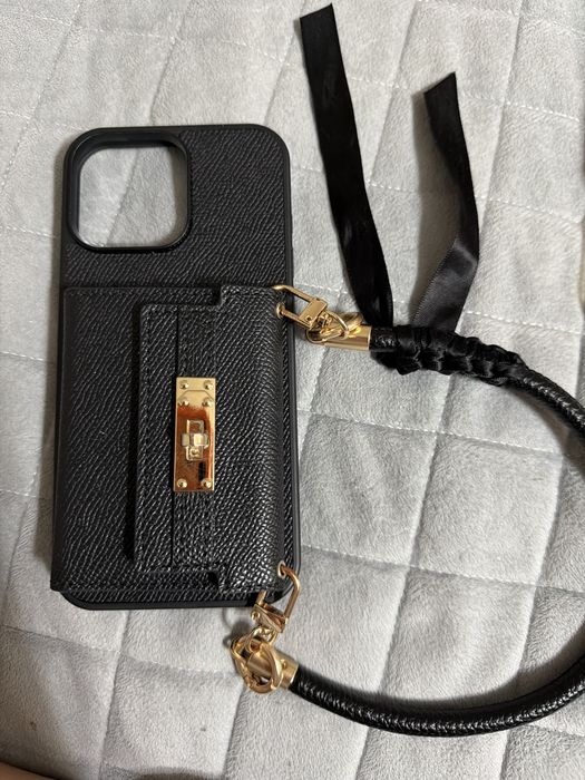 Чехлы на айфон 16 про макс