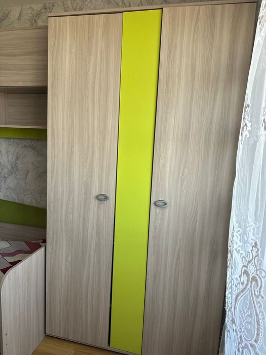 Продам детский спальный гарнитур высота шкафа 2.15,