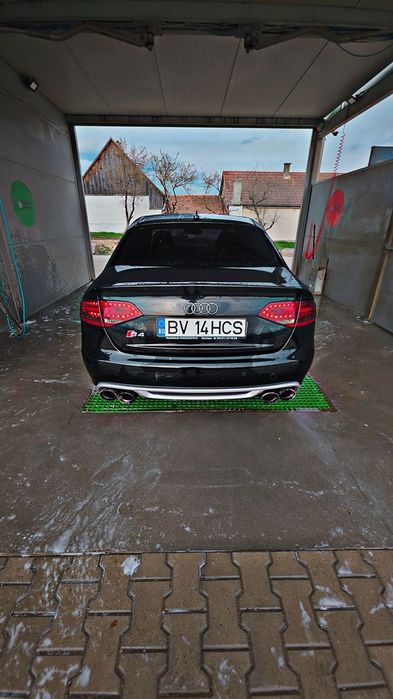 Audi A4 B8 2.0TDI CAGA Stage 1~200 CP Aspect S4 | Xenon | Navi | Încălzire în scaune Prețul este negociabil! Menționez:elementele gri sunt negre acum!