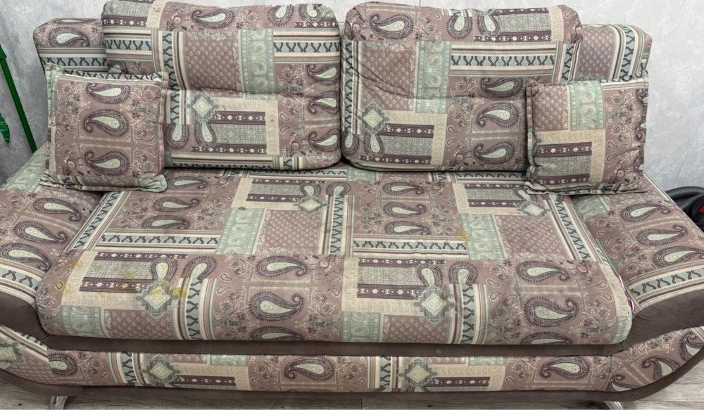 Продам диван (сафа)