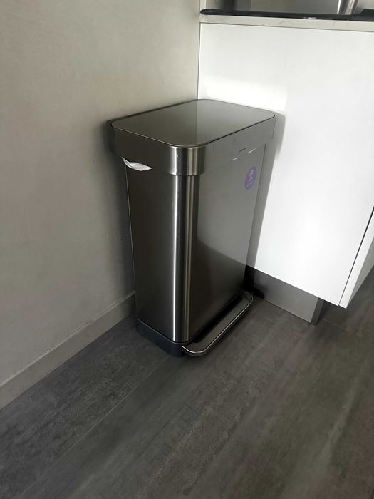 Кош за боклук Simplehuman  45L – в перфектно състояние
