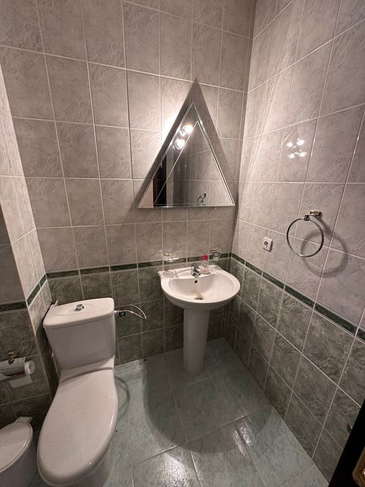 Унитаз, биде, раковина, зеркало