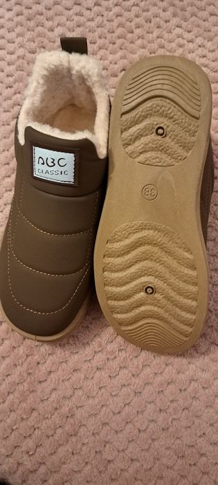 Vind ghetute iarna ,marimea 38 ,nefolosite