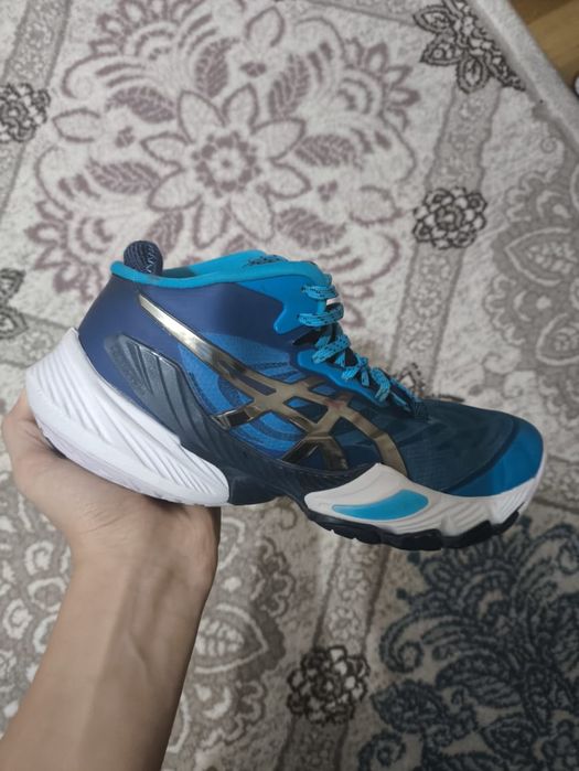 Продам кросcовку Asics MetaRise