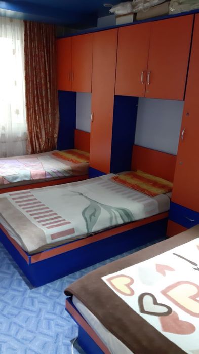 Apartament cu 4 camere de închiriat