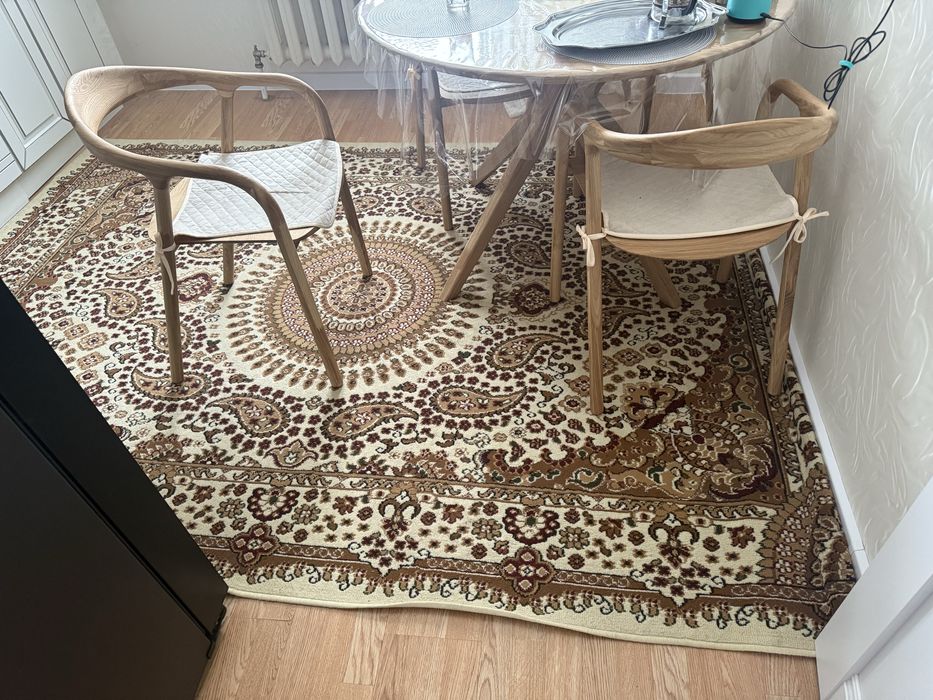 Продам ковры б/у в хорошем состоянии