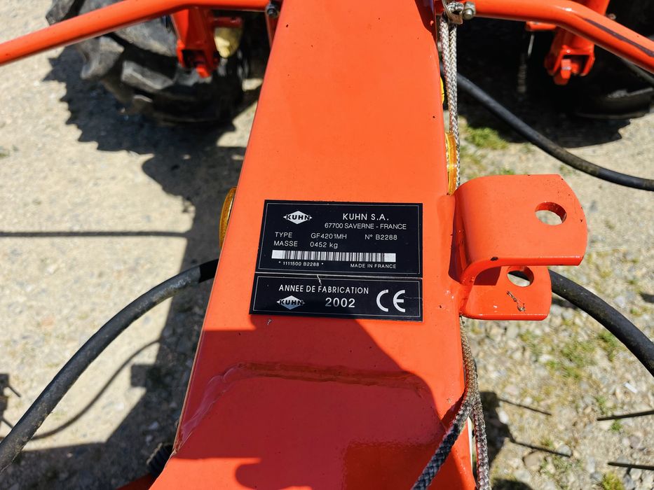 Grebla de imprastiat, rasfirat, risipit, scantalit, inproscat fan iarba lucerna paie Kuhn 4.6 m latime