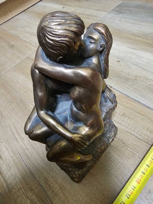 Бронзова статуетка,отливка.