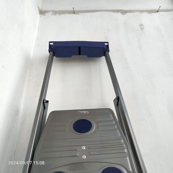 Стремянка продается