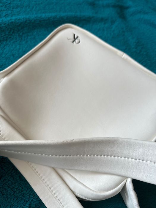 Calvin Klein чанта без етикет