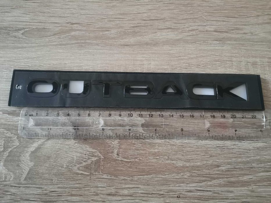 Subaru Outback емблема черен гланц