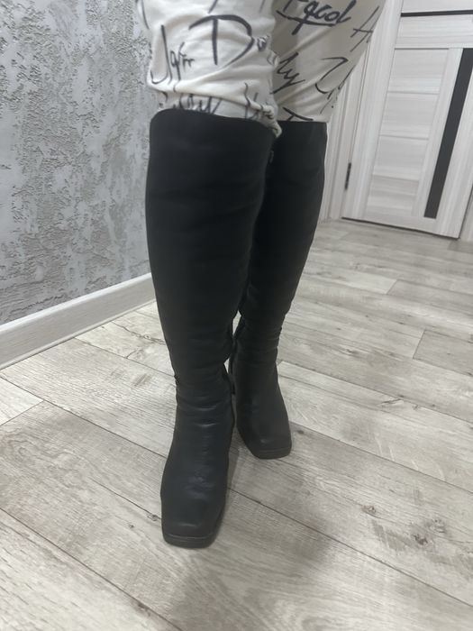 Продаю зимнии ботфорты