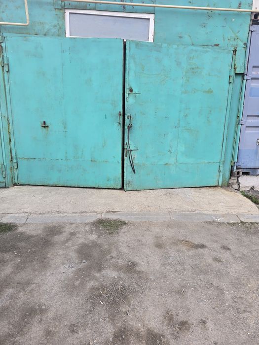 Продам ворота с дверью