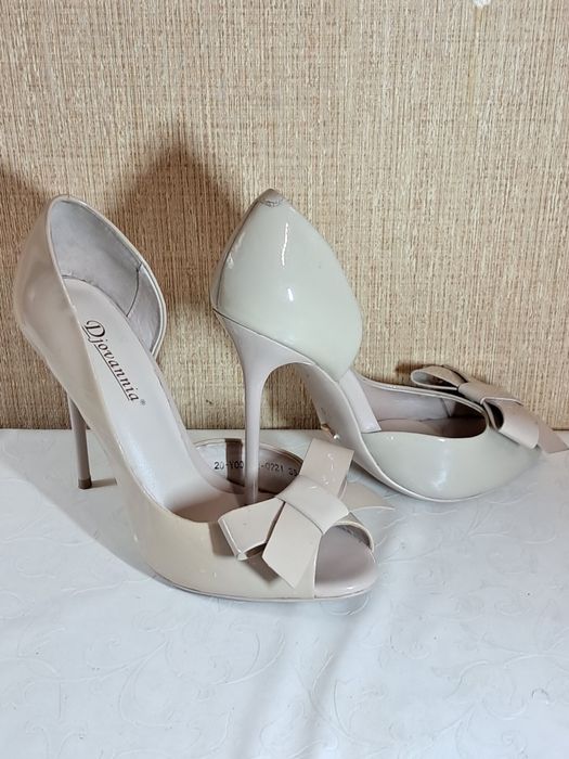 Продам  туфли  разные.,