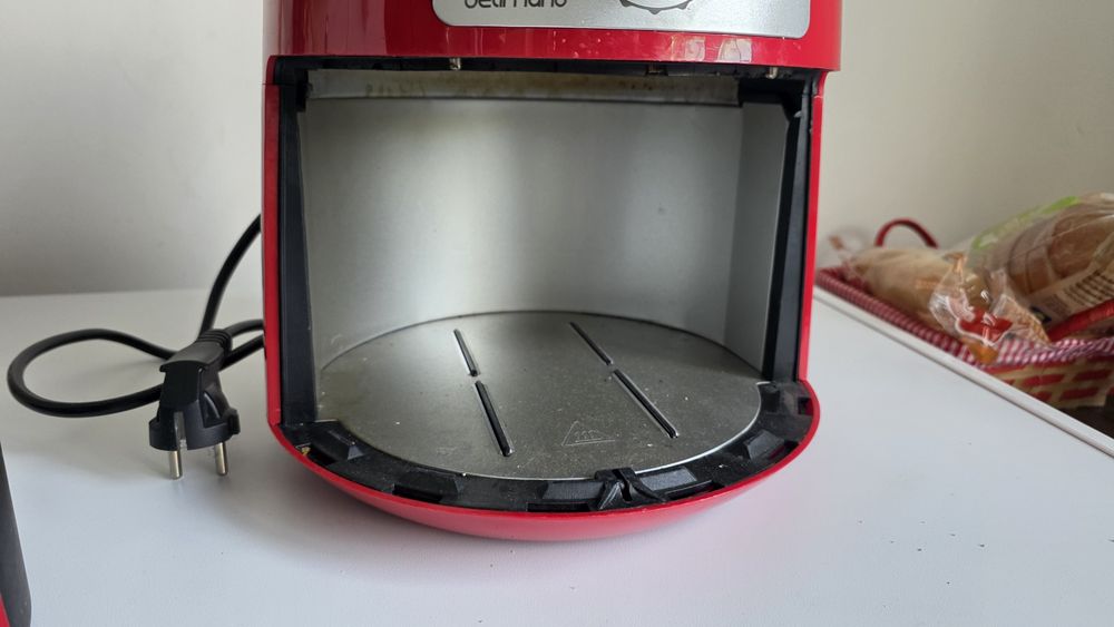Friteuză cu aer cald (Air Fryer) Delimano Air Fryer Pro Red – Stare excelentă
