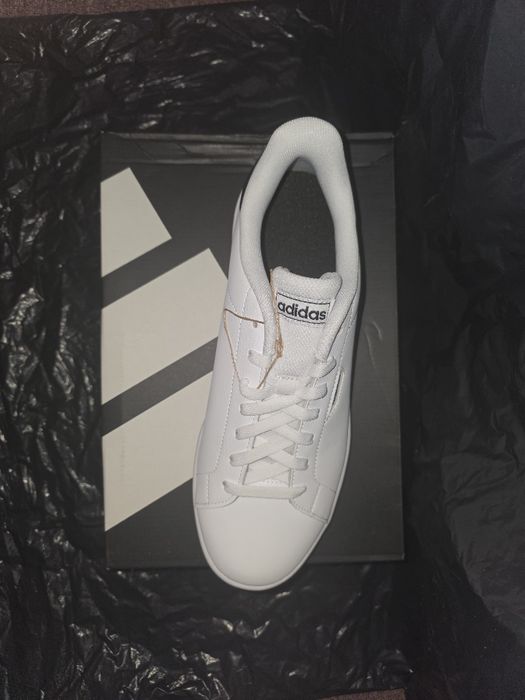 Adidas urban court