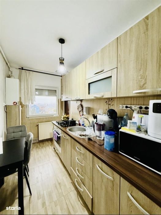 Apartament decomandat, renovat, 2 cam + balcon, bloc izolat, zona buna
