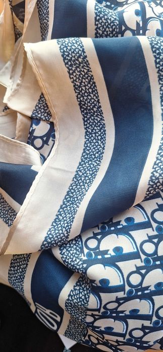 Esarfa Dior Articol nou !!