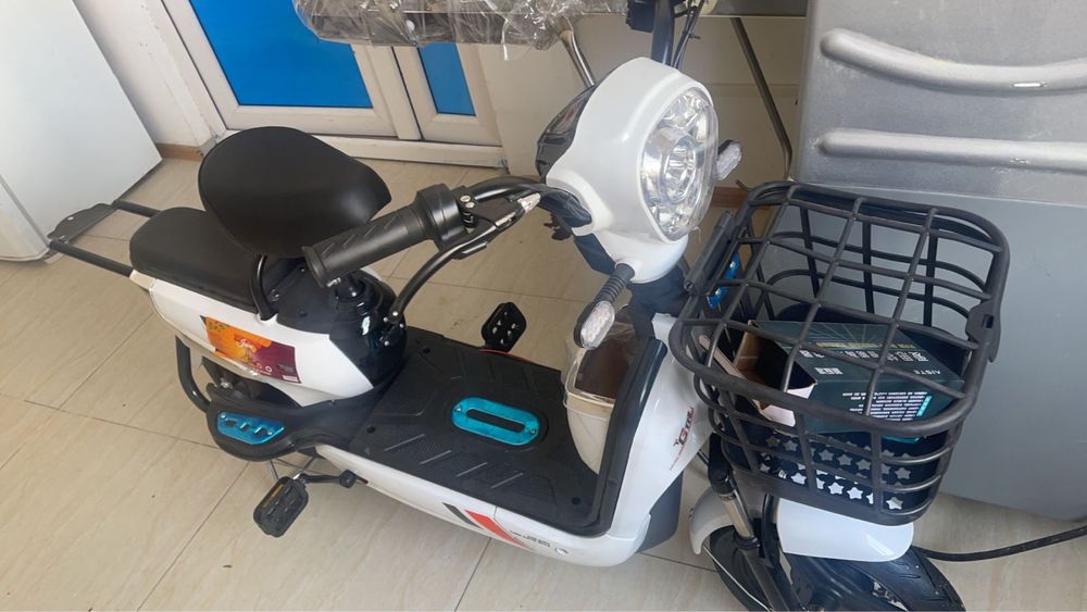 Электроскутер Мопед