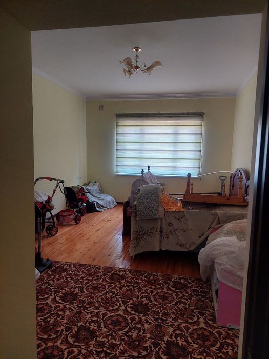 Jizzax shahar qoq markazida Stadion koʻchada 5 xonali uy srochne sotil